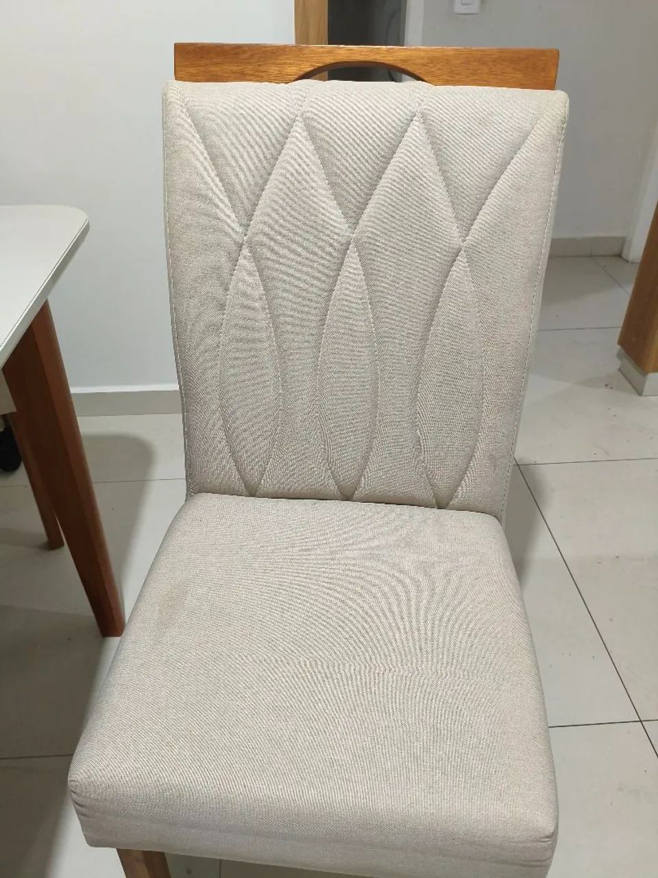 Mesa de jantar maciça com 4 cadeiras  - Foto 3