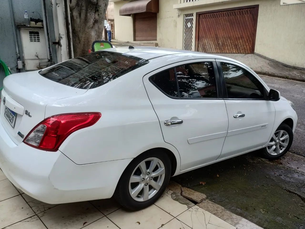 Nissan Versa SL 1.6 16V Flex Fuel 4P Mec. 2013 - Foto 4