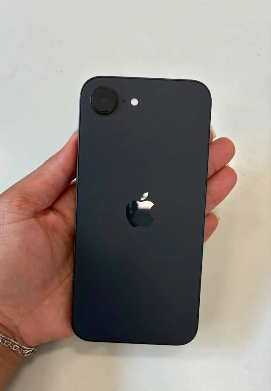 iPhone 16e 128GB Preto - Bateria 96%