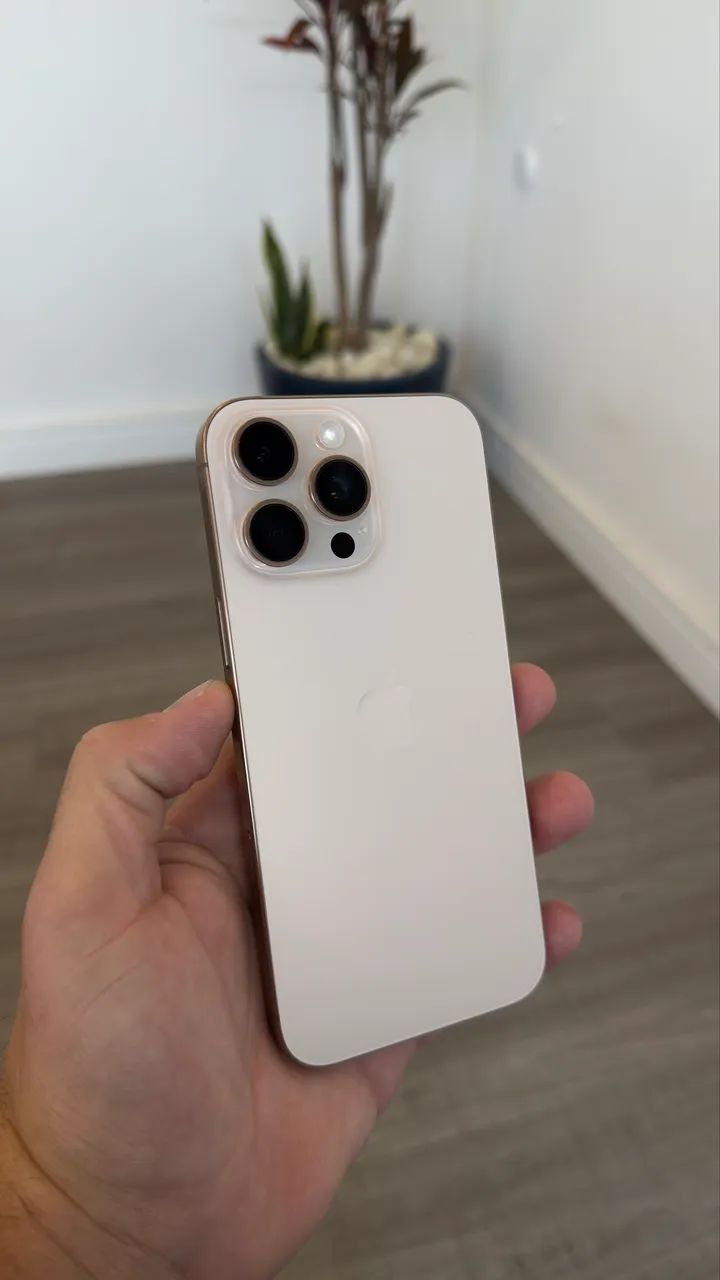 iPhone 16 Pro Max 256gb Titanium Desert, sem detalhes - Foto 3
