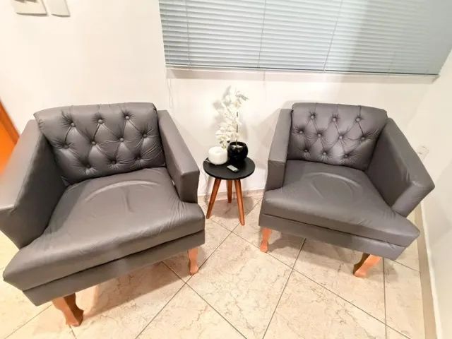 02 LINDAS POLTRONAS SEMI NOVAS  APENAS R$499