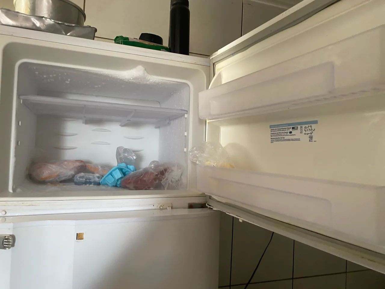 Vendo geladeira em ótimo funcionamento  - Foto 4