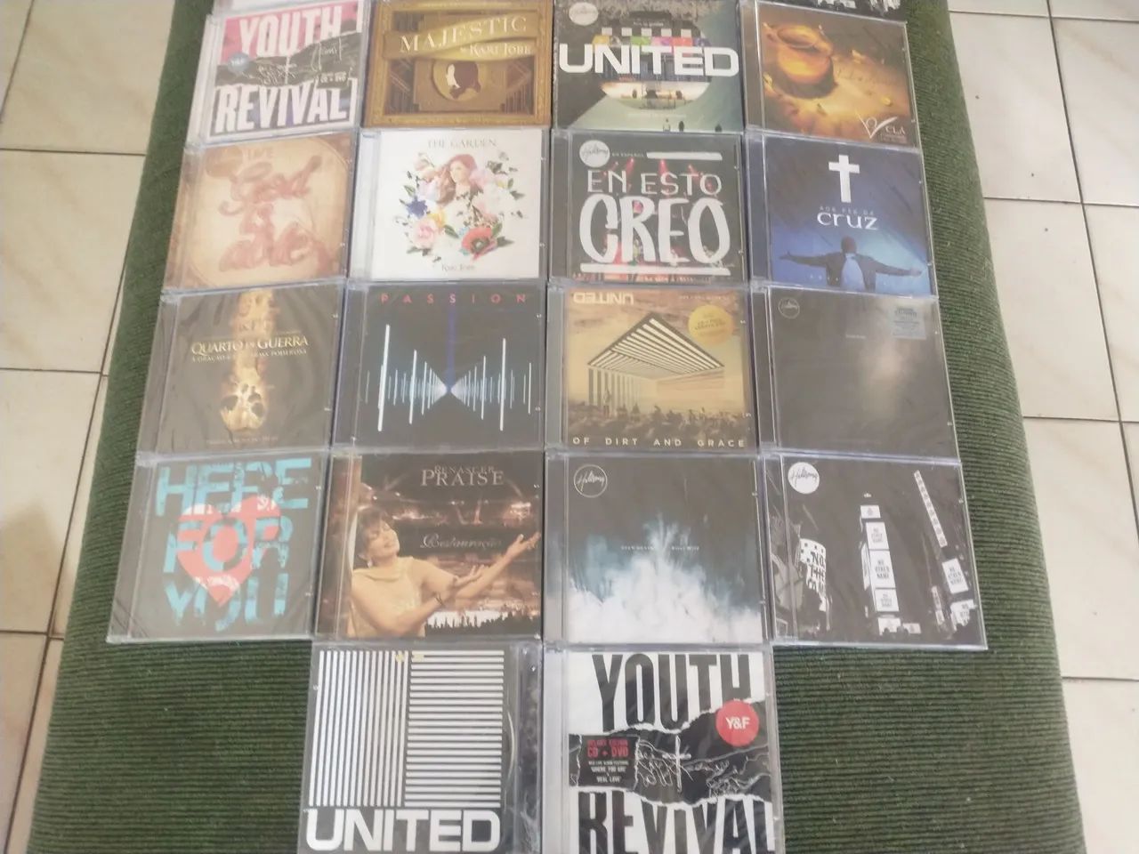 Cds Hillsong e outros títulos novos e seminovos  - Foto 2