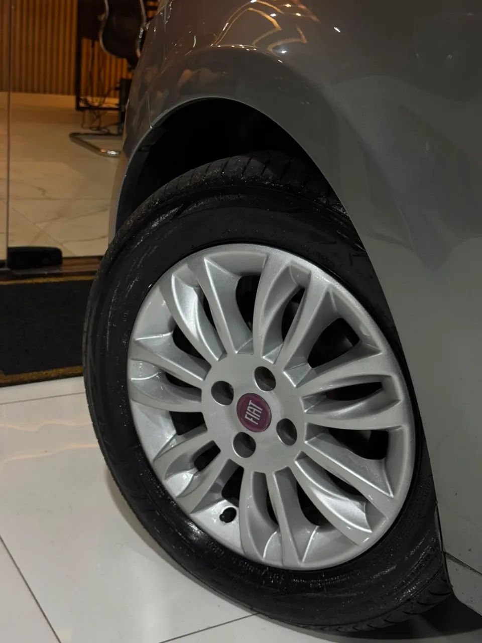 Fiat Idea Essence 1.6 Flex 16V 5P 2013 - Foto 5