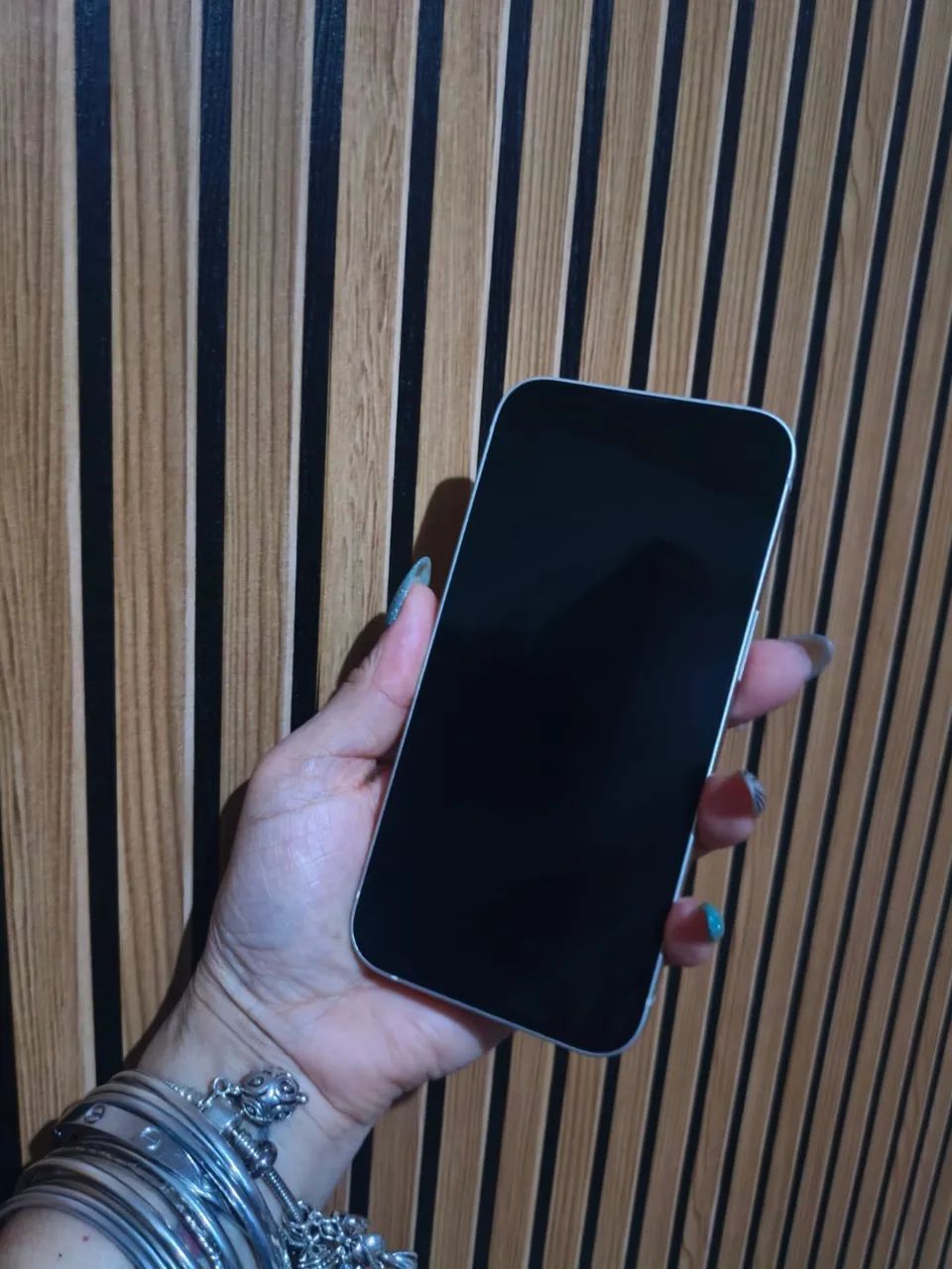 iPhone 13 128gb semi-novo
