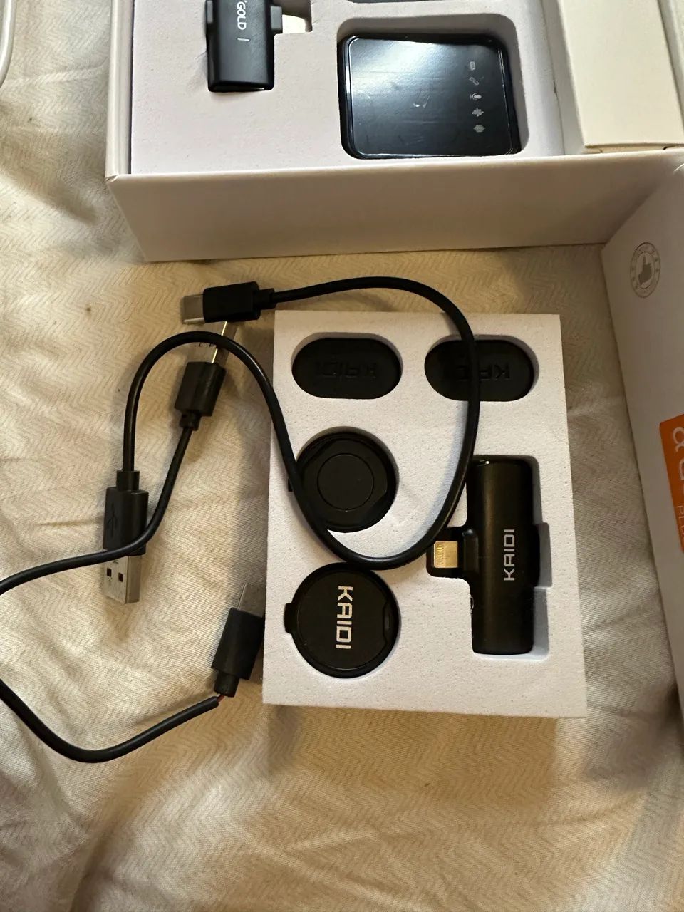 2 Microfones Lapela Tipo C e Lightning Novos - Foto 2