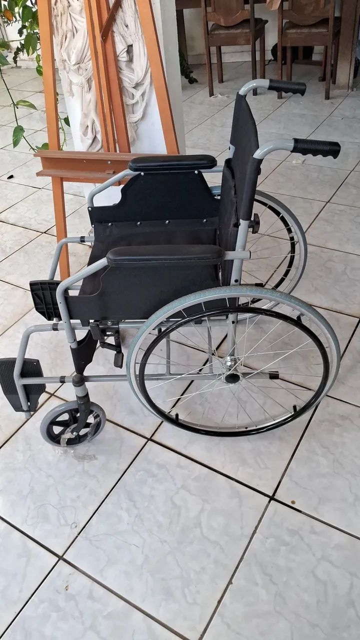 Cadeira de rodas seminova - Foto 5