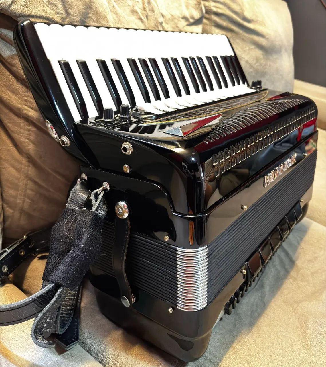 Acordeon Philharmonic 120 Baixos - Foto 2