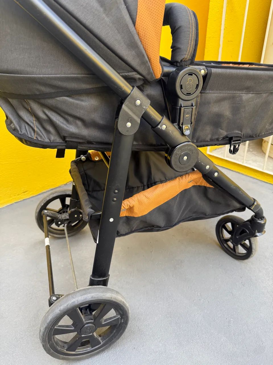 Carrinho de bebê galzerano + bebê conforto - Foto 2