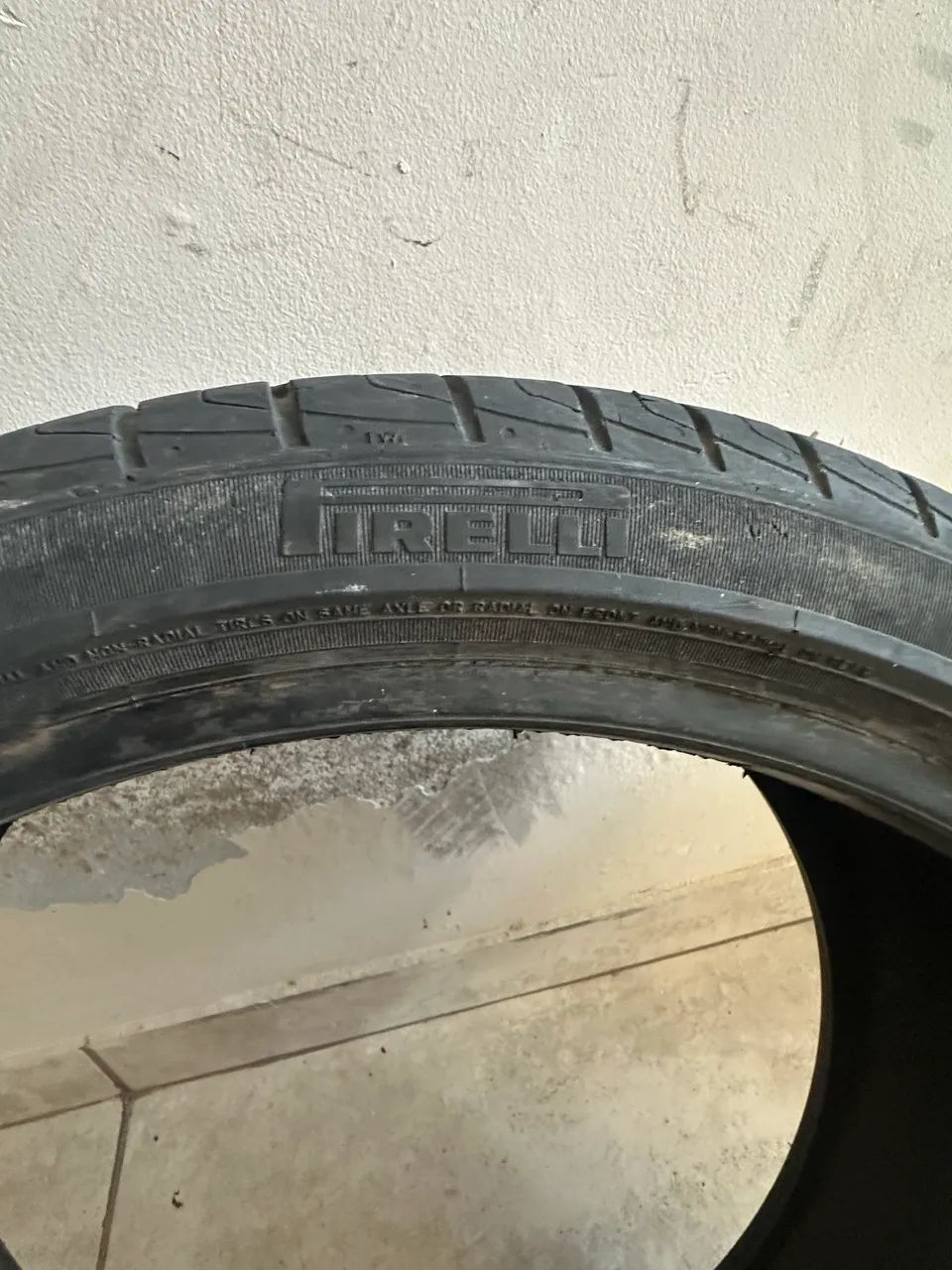 Pneu de carro  - Foto 5