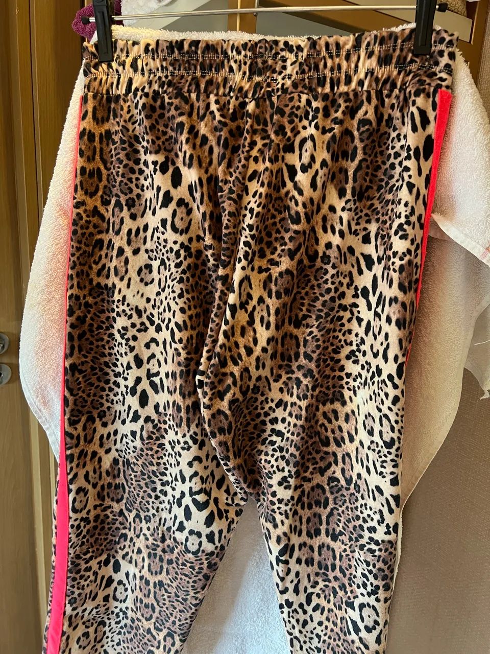 Calça oncinha listra pink P/M - Foto 2