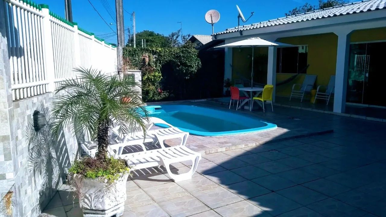Casa com piscina em matinhos - Foto 4