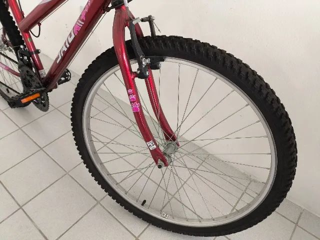 Bicicleta Aro 26 vermelha 18 marchas - Foto 5
