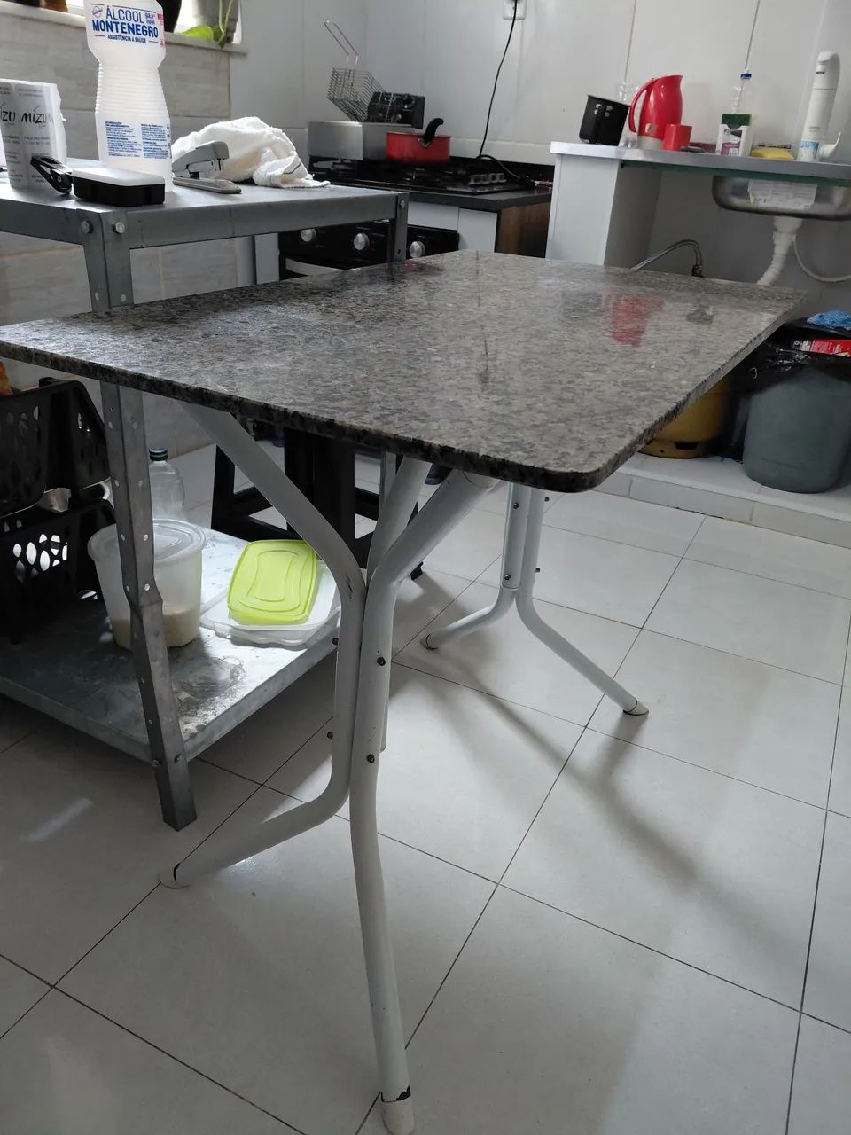 Mesa com 4 cadeiras