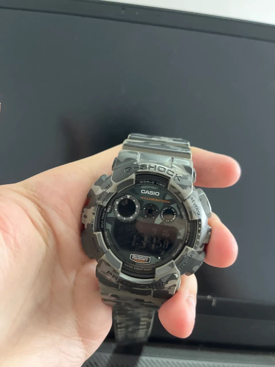 Relógio G shock camuflado