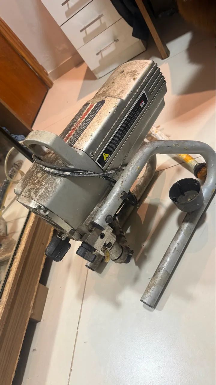 Máquina de pintura airless modelo R450 profissional, extremamente nova