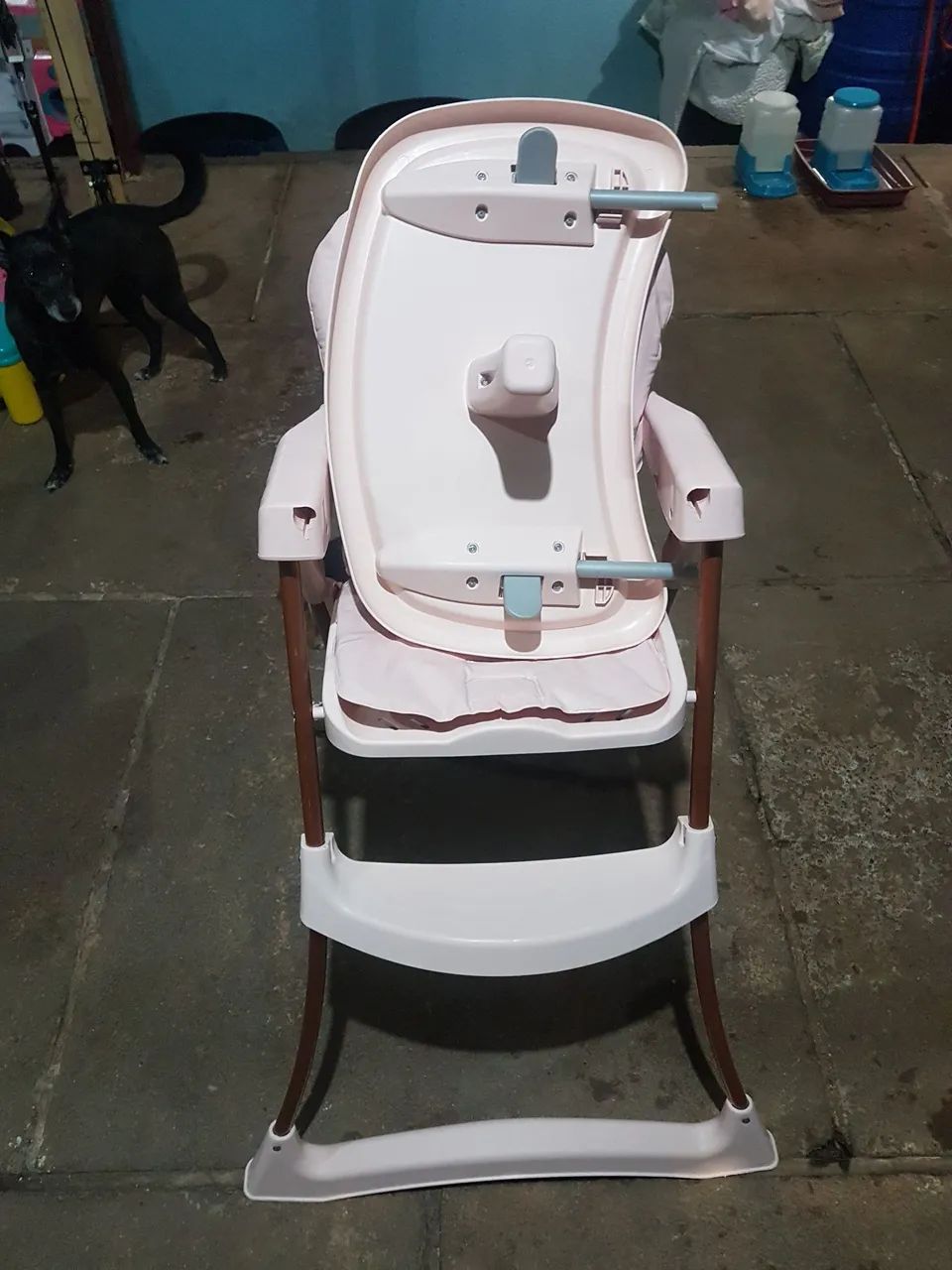 Cadeira de alimentação menina Galzerano cor rosa-claro suporta até 23kg - Foto 4