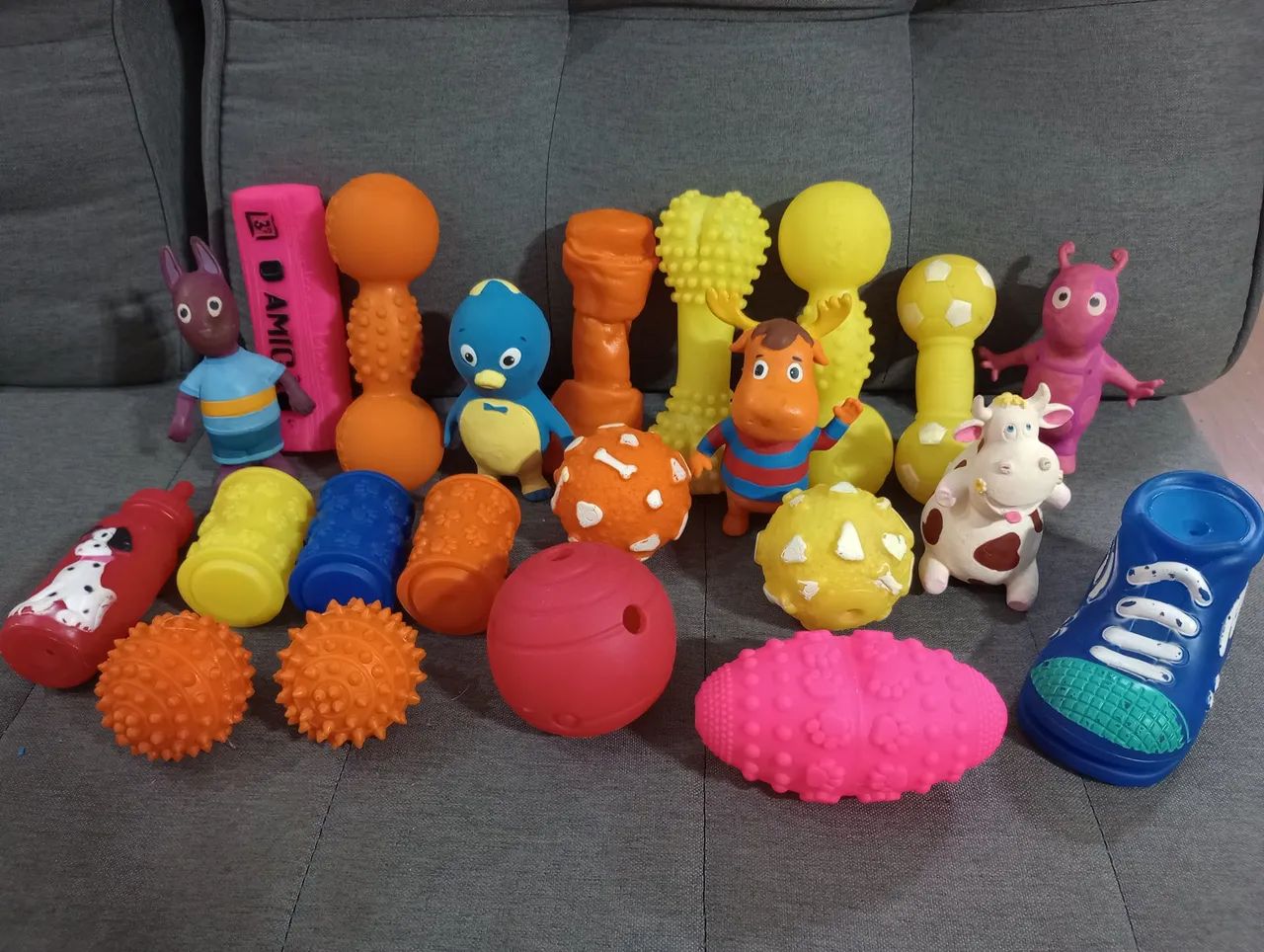 Brinquedo de borracha mordedor para cachorro ossinhos, bolinhas, bonecos...