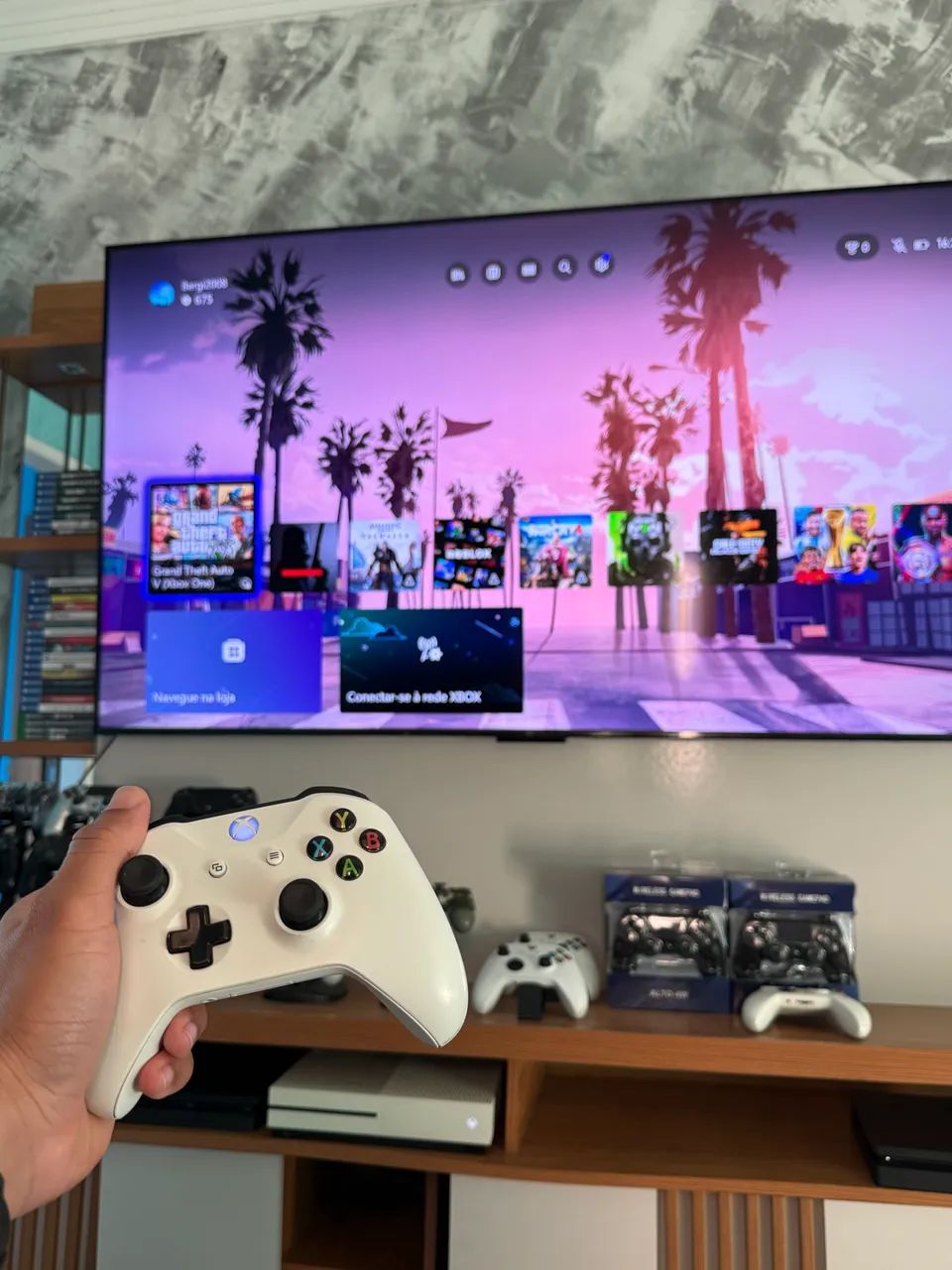 Xbox One S 1TB - Completo com 2 Controles - Foto 2