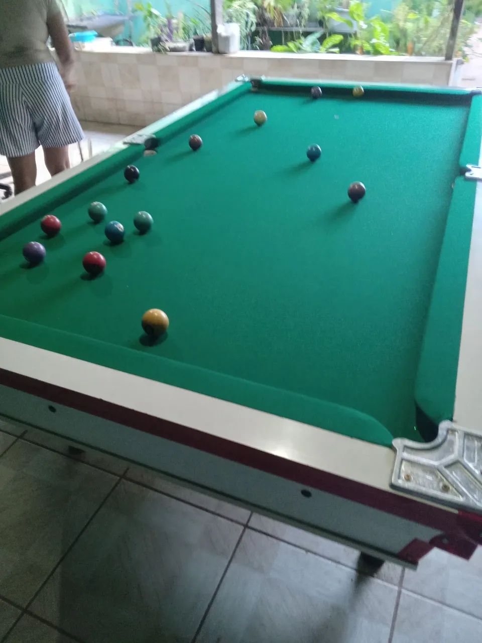 Vende se uma mesa de cinuca completa pega e trabalha 