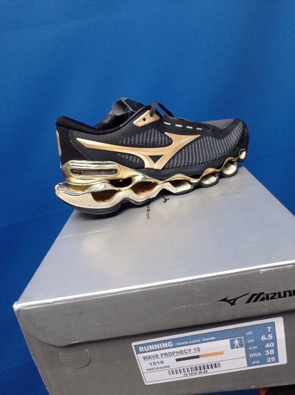 Mizuno prophcy 15 Gold edição limitada ?