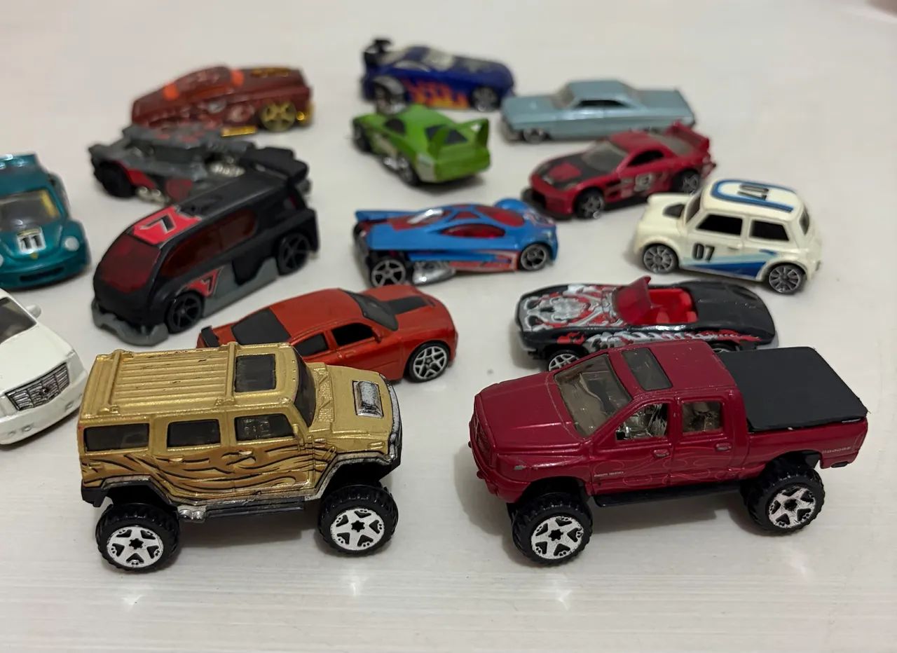 15 HOT WHEELS VARIADOS (ANOS 2000) RARIDADE  - Foto 3