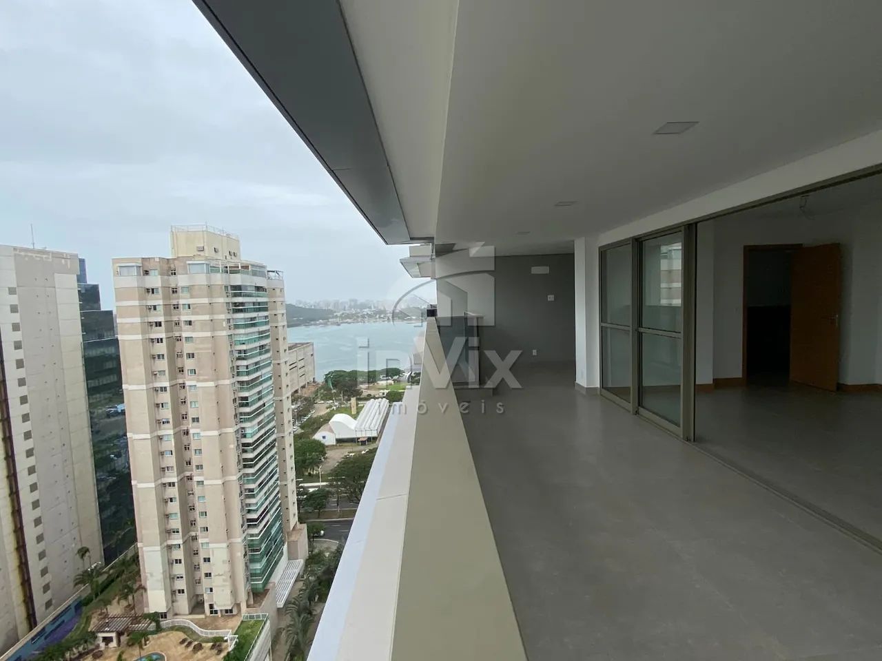 Apartamento 4 quartos/suítes em Enseada do Suá - Vitória