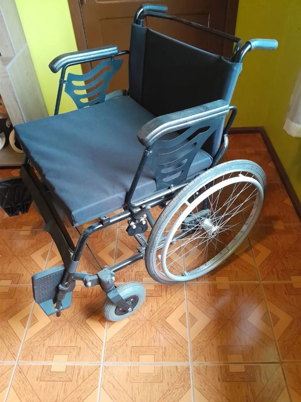 Venda de Cadeira de Rodas - Foto 5