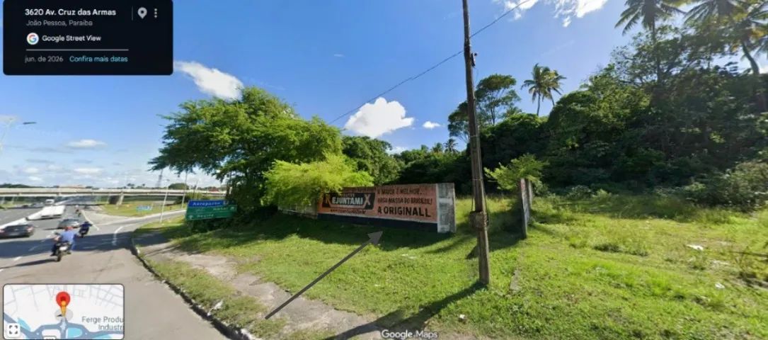 Terreno em área comercial - Oportunidade