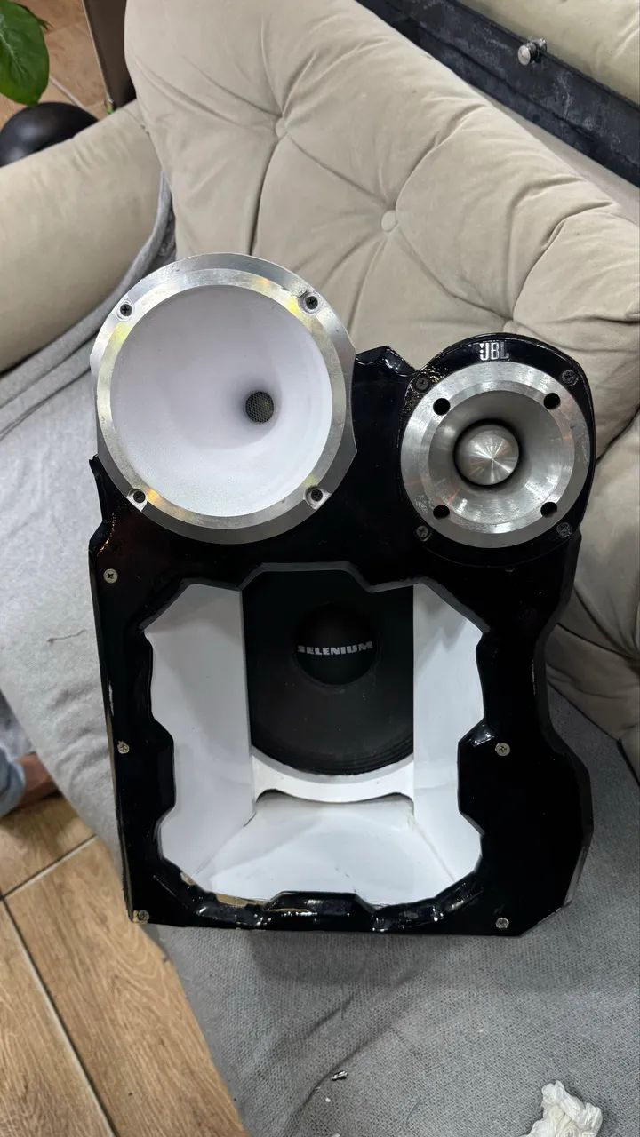 Vendo caixa trio 10 pol - Foto 3