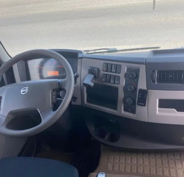 Volvo vm 270 6x2 Ano 2020 - Foto 5