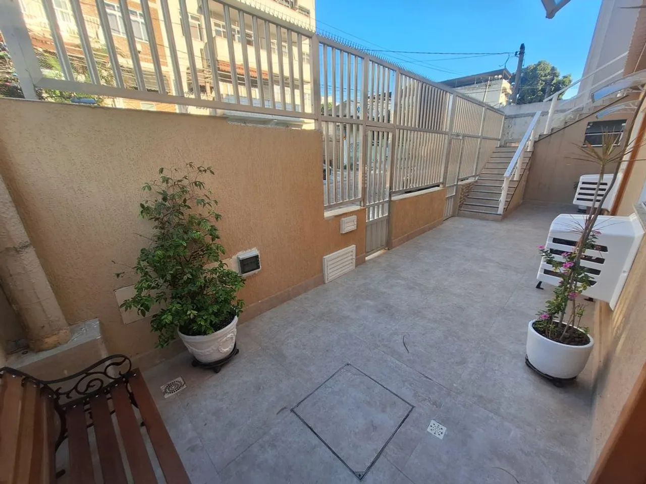 Kitnet/Conjudado. Todo reformado, espaço para máquina. Ambiente familiar. - Foto 5