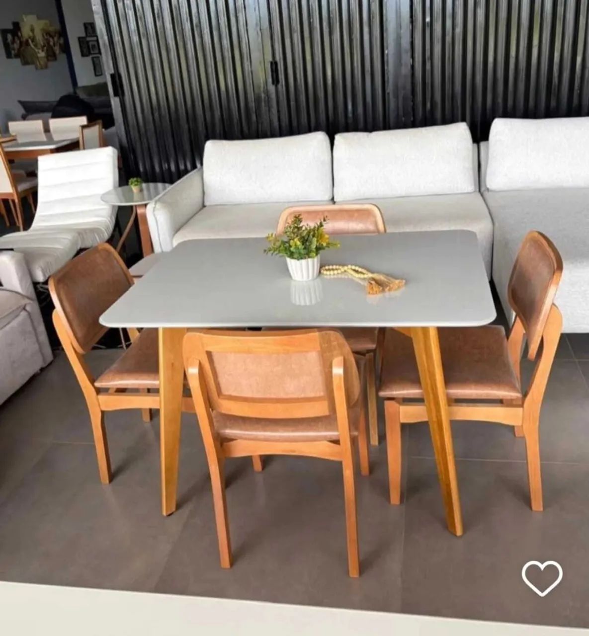Mesa de Jantar Perna de Aranha 120x80cm com 4 Cadeiras  - Foto 2