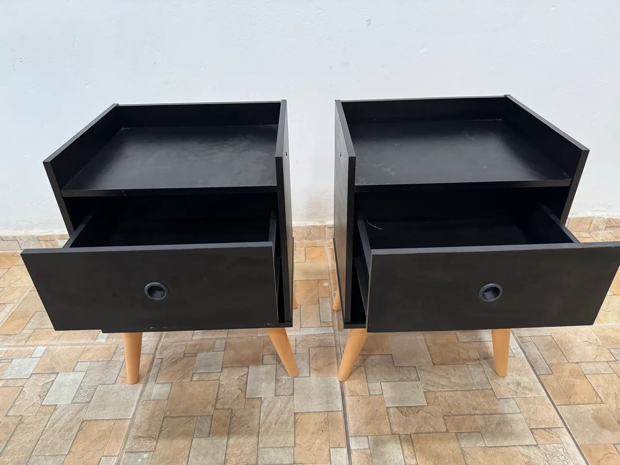 2x mesas de cabeceira - Foto 2
