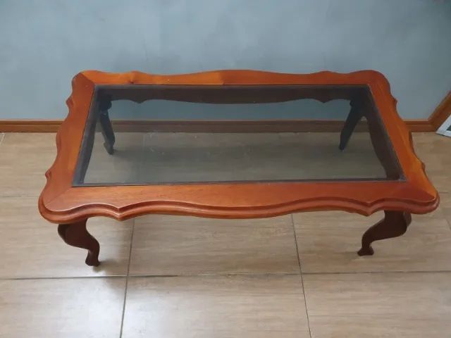 Mesa de Centro Vintage de Madeira com Vidro - 100 x 54 x 40 cm - Foto 2