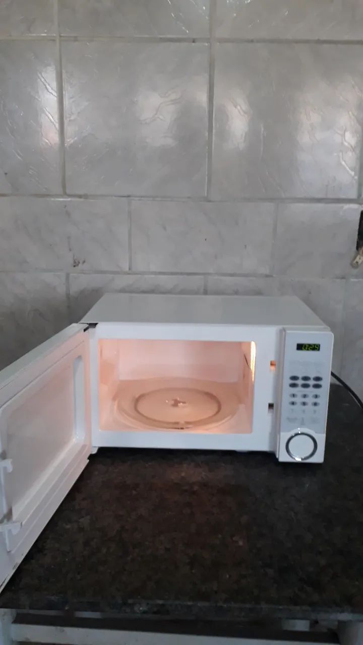 Microondas Midea 18 litros funcionando perfeitamente.  - Foto 5