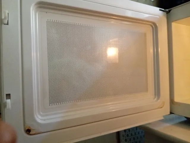 Vendo microondas panasonic 32 litros  - Foto 2