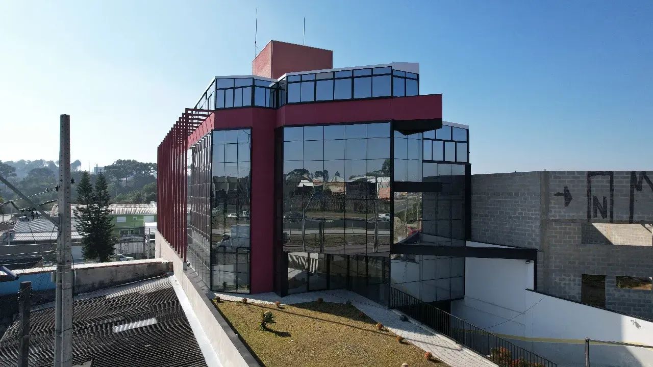 VENDE-SE IMÓVEL COMERCIAL (COMÉRCIO E SERVIÇO SETORIAL) COM 1920,00M²; - Foto 2