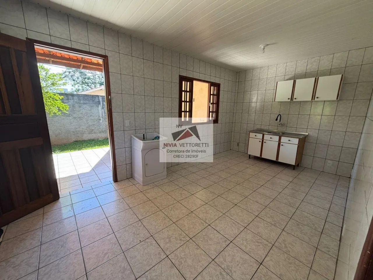 Casa Térrea 2 dormitórios terreno de 419 metros! - Foto 2