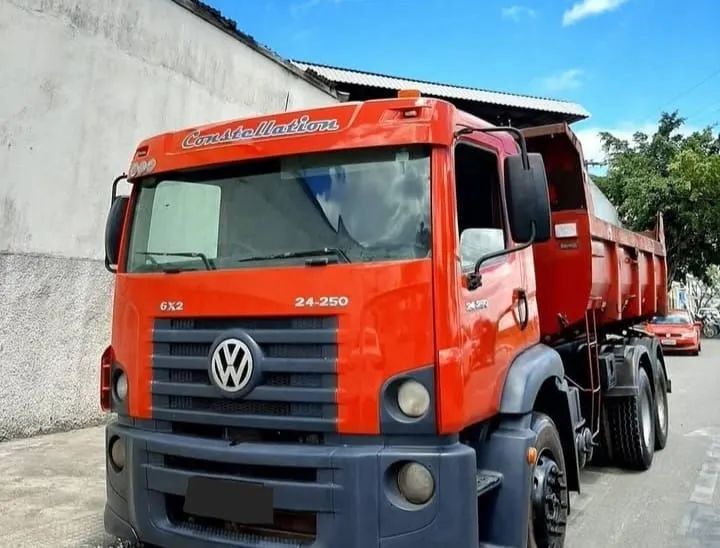 VW 24.250 CAÇAMBA 6X2 ANO 2012.