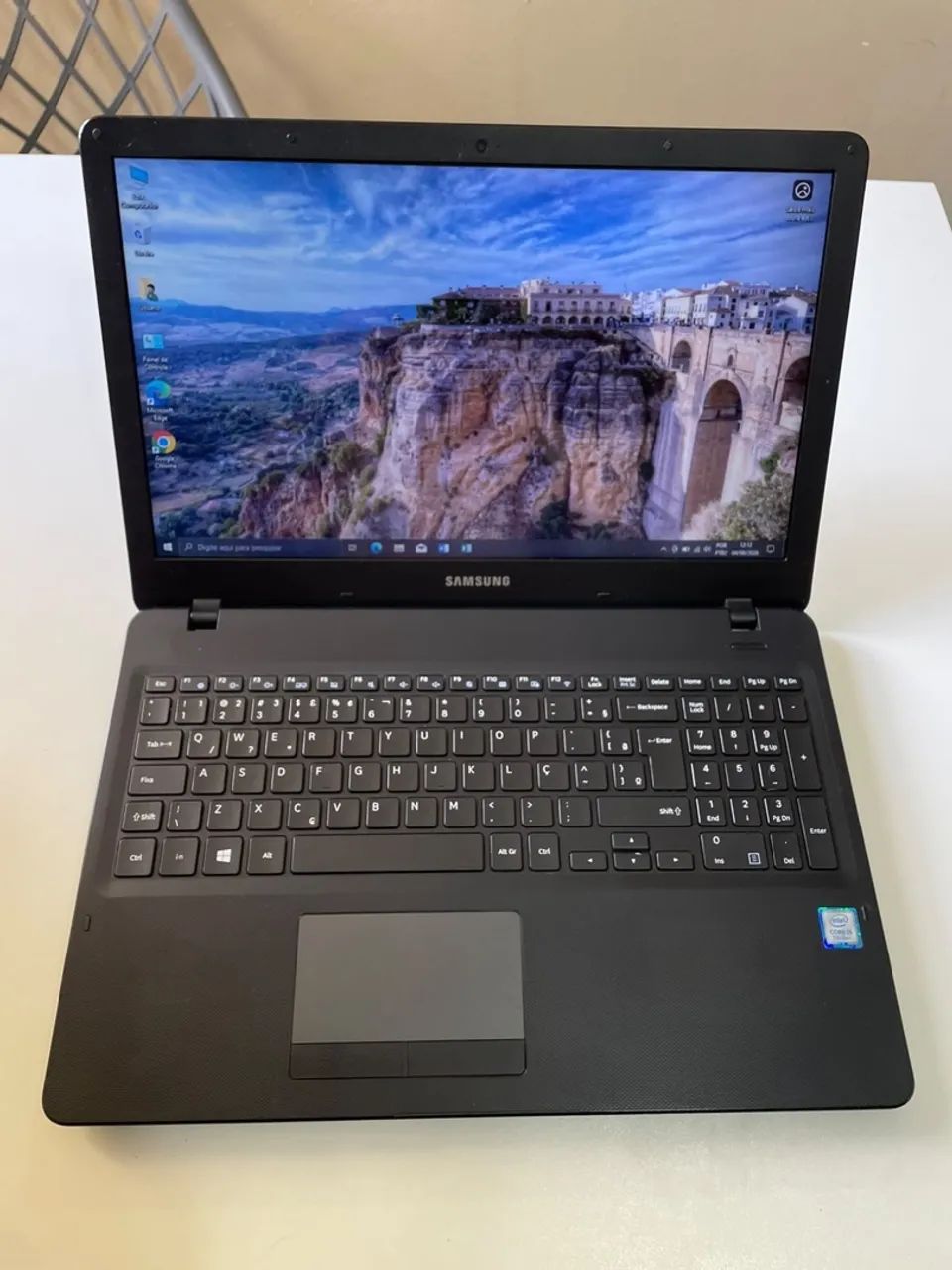 Notebook Samsung i5 7ger, Ssd 240 tela 15.6
