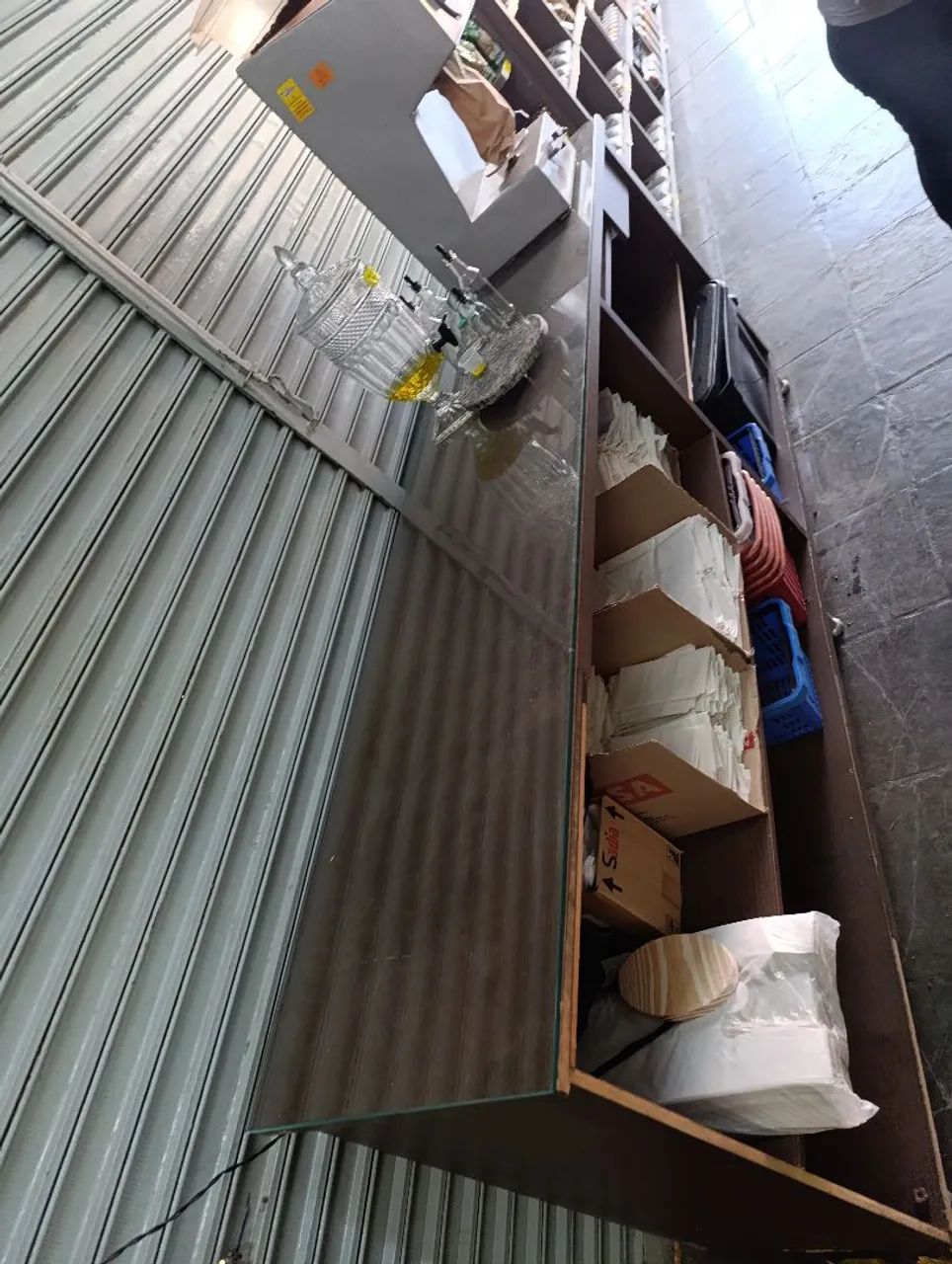 Vende-se balcão de madeira 