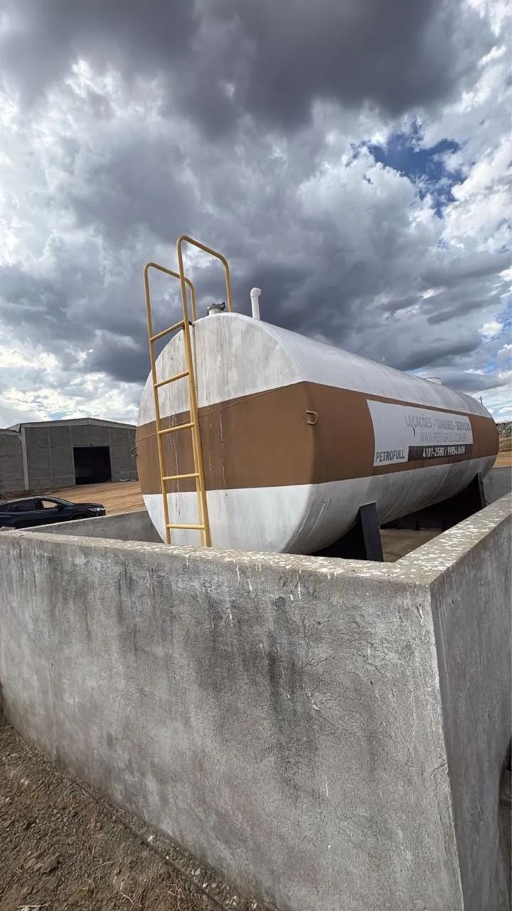 Tanque de combustível com bomba completa, capacidade para 15m3. Pouco usado - Foto 4