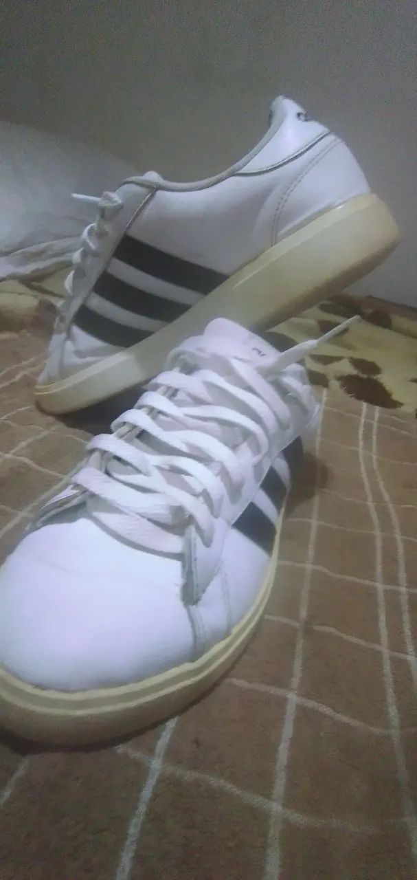 tênis  adidas 
