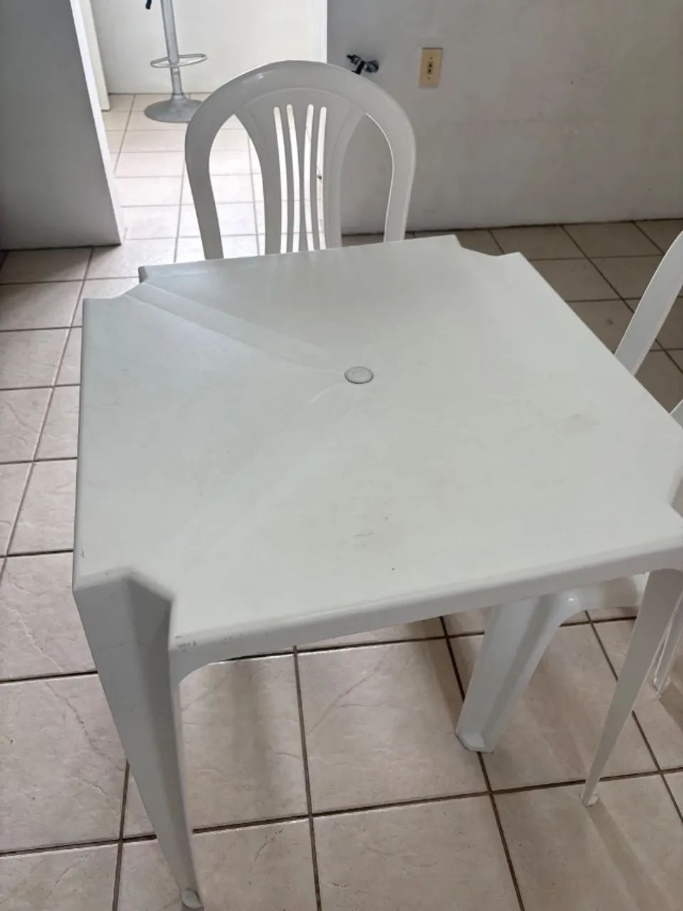 Mesa com duas cadeiras  - Foto 2