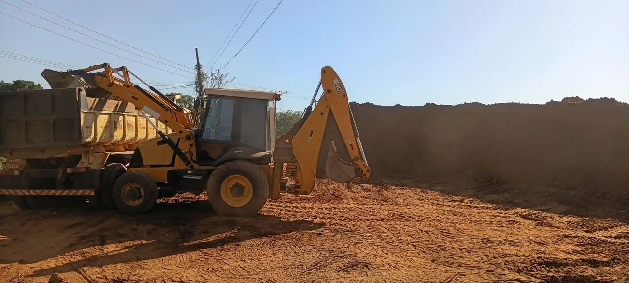 LIMPEZA , DEMOLIÇAO ,NIVELAMENTO , TERRA PARA ATERRO. - Foto 3