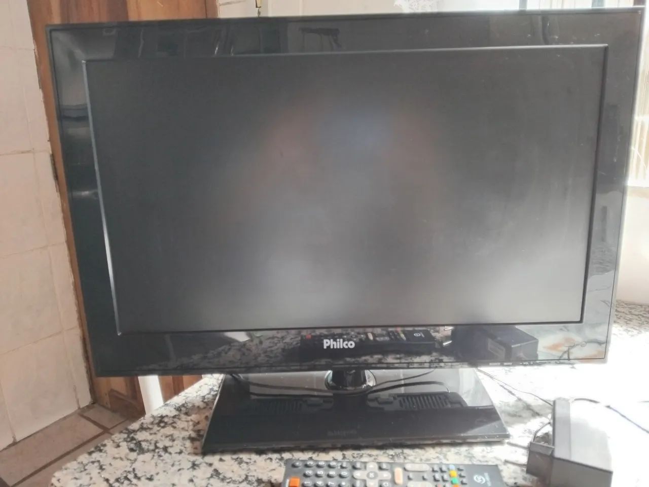 TV philco 24 polegadas,  acompanha controle. Não é smart - Foto 4
