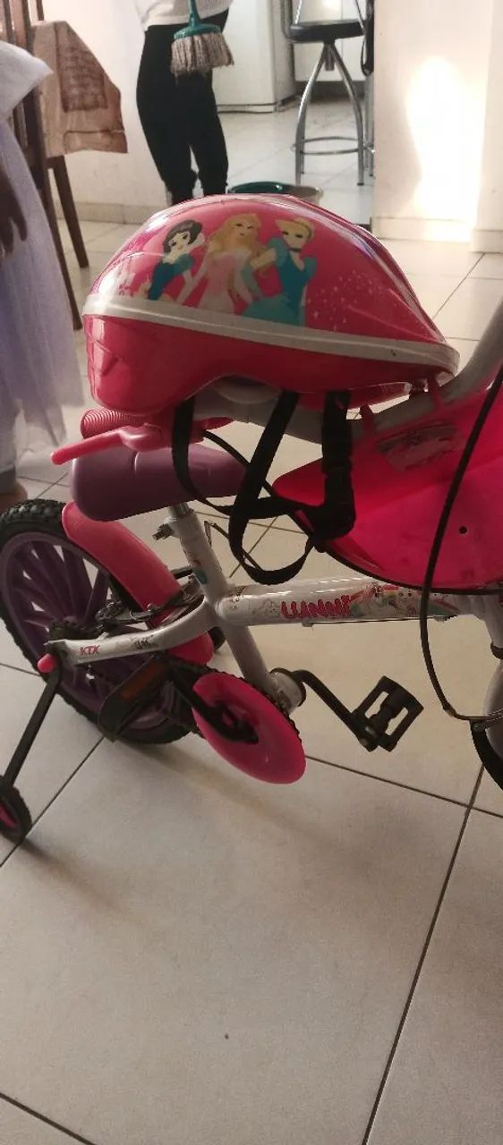 BICICLETA INFANTIL PRINCESAS ARO 1 COM CAPACETE  - Foto 4