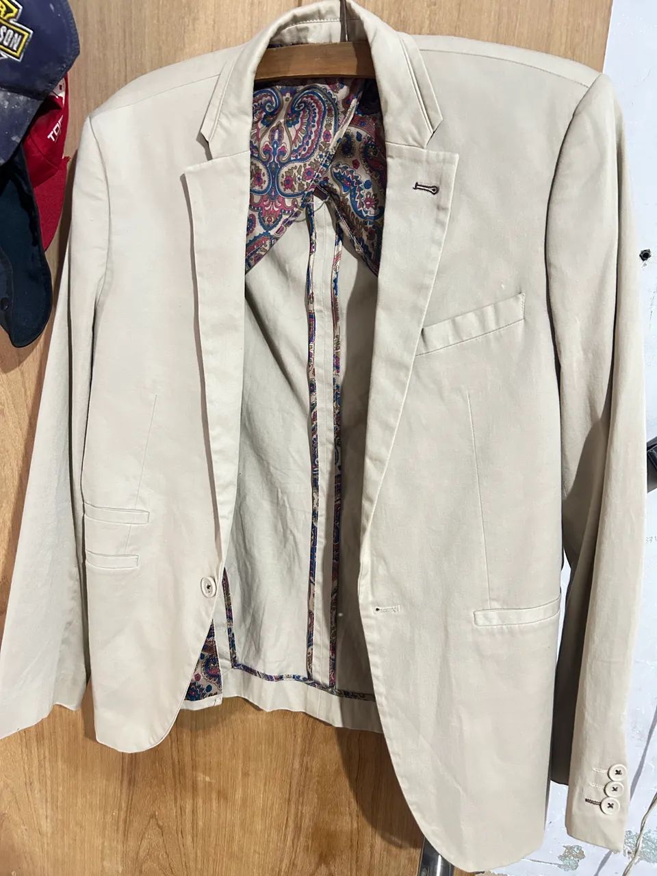 Blazer bege Cia do terno