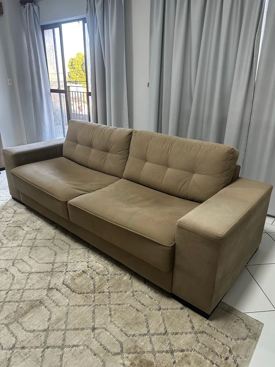 Sofá 4 Lugares 2,40m Bege/Caramelo 
